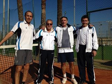 El equipo de tenis +55 del Club Atlético Montemar